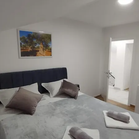 Feniks Nyaraló Polača