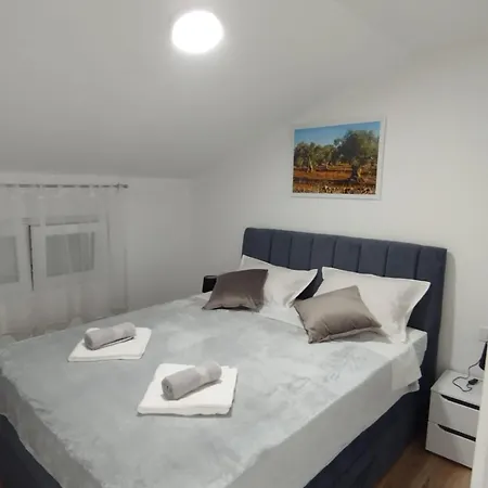 Feniks Nyaraló Polača