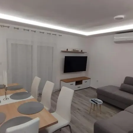 Feniks Polača
